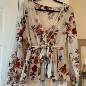 ✨🌹floral top🌹✨